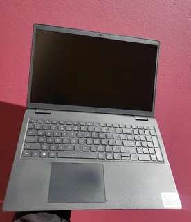 Dell Latitude 3520 15.6-inch Core i5-1135G7 8GB RAM 512GB SSD Win 11 Pro preowned