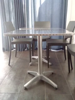 Braai room tables with chairs