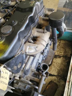 1suzu 4bc2 3.3L 4 CYLINDER non turbo diesel engine avail now