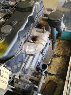 1suzu 4bc2 3.3L 4 CYLINDER non turbo diesel engine avail now