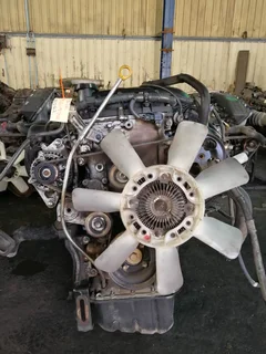 toyota 2tr 2.7l 4cylinder DOHC HILUX ND QUANTUM VVTI PETROL ENGINE