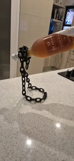 Chain wine bottle stand