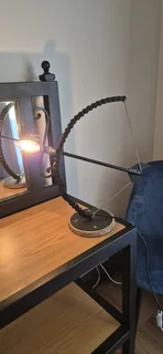 Cupid arrow desk light