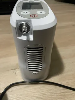 Portable oxygen machine