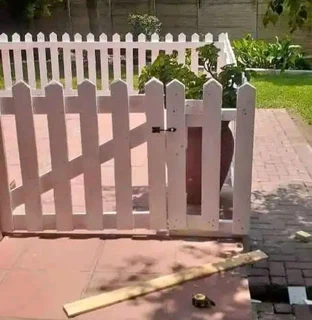 Picket fencing
