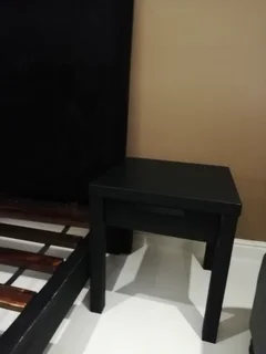 Queen bed with frame and pedastals