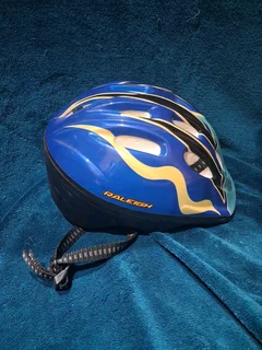 Children&#39;s adjustable bicycle helmet
