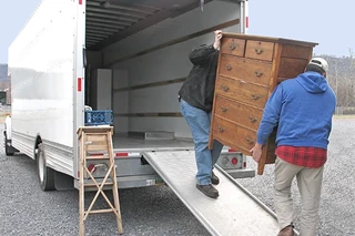 Cross border furniture/house hold goods transport available ---affordable rates