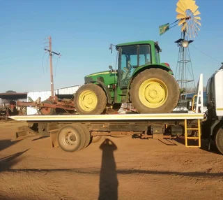 Farm machinery/equipment transport available--country wide transportation