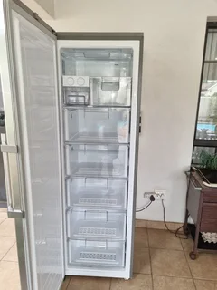 LG - Ad posted by Owethu “Olly” Silcock