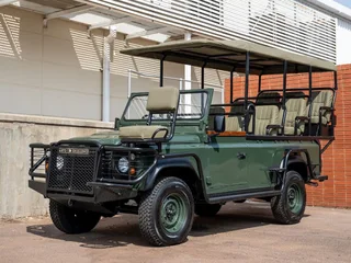 2013 Land Rover Defender Game Viewer