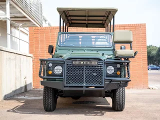 2013 Land Rover Defender Game Viewer