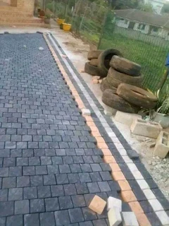 COBBLESTONE PAVING