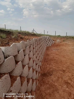 TAR DRIVEWAY,RETAINING WALL ,PRECAST FENCE