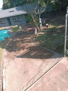 TAR DRIVEWAY,RETAINING WALL ,PRECAST FENCE