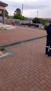 TAR AND PAVING DRIVEWAY