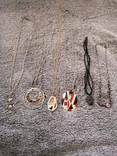 Necklaces x 6 all for R150