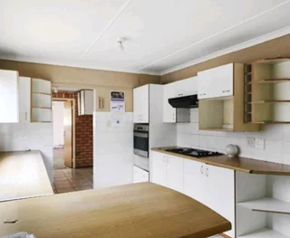 Beautiful 3 bedroom in sought-after area