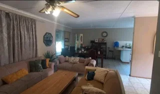 Beautiful 3 bedroom in sought-after area