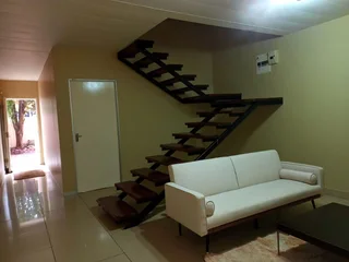 R3500 room, available, inside a 3 bedroomed flat