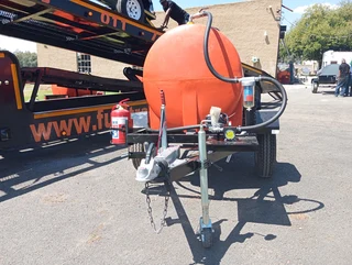 1000 liter  diesel bowser trailer