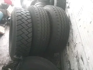 Truck and bus tyres
