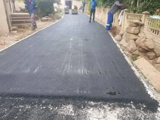 Tarring Driveways  &amp;  Retaining Walls