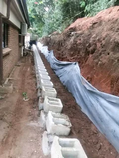 TARRING DRIVEWAYS  &amp;  RETAINING WALLS