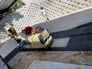 TAR DRIVEWAYS  &amp;  RETAINING WALLS