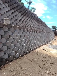 TAR DRIVEWAYS  &amp;  RETAINING WALLS