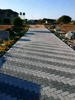 TARRING DRIVEWAYS  &amp;  RETAINING WALLS