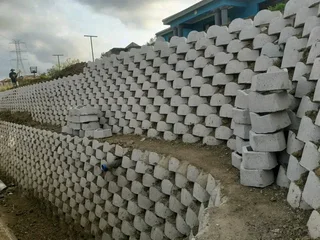 TAR ASPHALT  &amp;  RETAINING WALLS