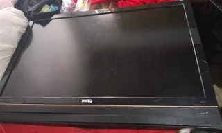 Brand-new BENQ LCD TV for sale. with remote and plug. Whatsapp 071 071 704 7303 for R18 000