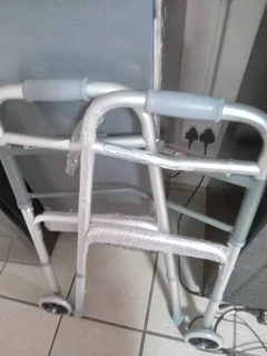 Adult walking ring with wheels, brand new R 500. Bellville , Boston