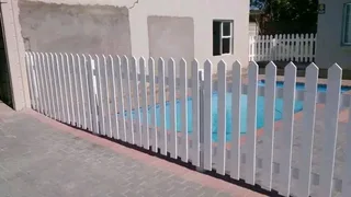 Clean white picket fencing for gates, swimming pools, fencing yards and garden flowers. Dilivery