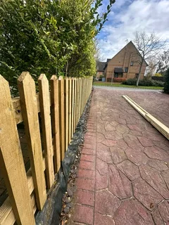 Cryon Picket fencing