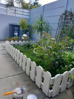 Quality picket fencing for gates, swimming pools, fencing yards, school fencing