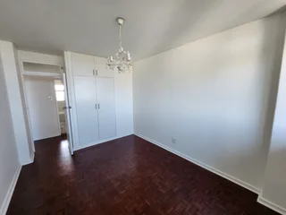 New Renovated 2.5 Bedroom - Kensington
