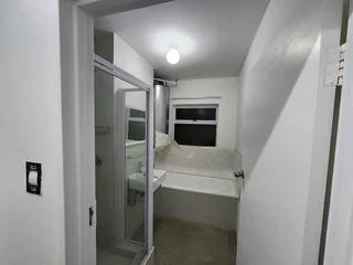 New Renovated 2.5 Bedroom - Kensington