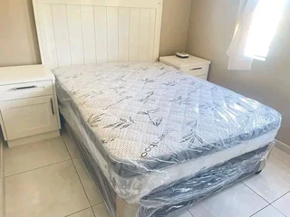 Black friday special (buy one bed get one headboad