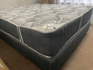 Black friday special (buy one bed get one headboad