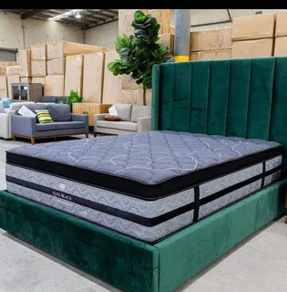 BLack friday apecial ( buy one bed get one headboad free