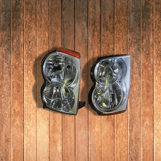 5.7 Jeep Grand Cherokee Wk1 Headlights