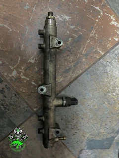 2006 Jeep Cherokee 2.8 Diesel Fuel Injector Rail