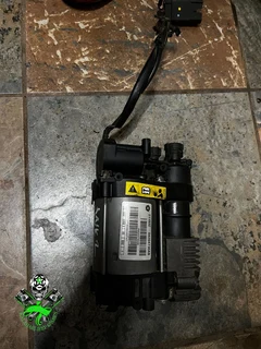 Jeep Grand Cherokee Wk2 3.6 Air Suspension Pump