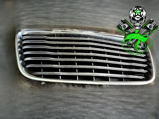 Second Hand Chrysler Voyager Grill