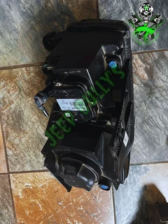 2014 Jeep Grand Cherokee WK2 3.6 Facelift - Right Front Headlight