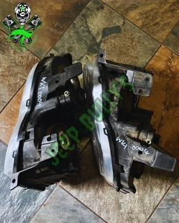 Left and Right Headlight for Jeep Grand Cherokee WK1 5.7 Hemi