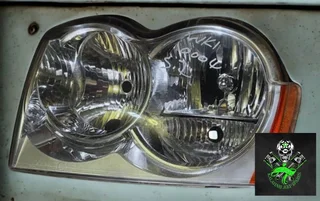 5.7 Jeep Grand Cherokee Wk1 Headlights