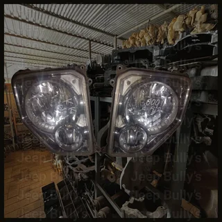 Jeep Cherokee Headlights in Excellent Condition